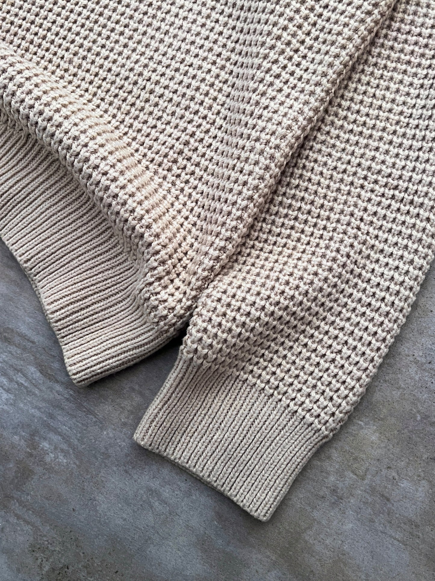 SUÉTER WAFFLE KNIT CREAM OVERSIZE (M)