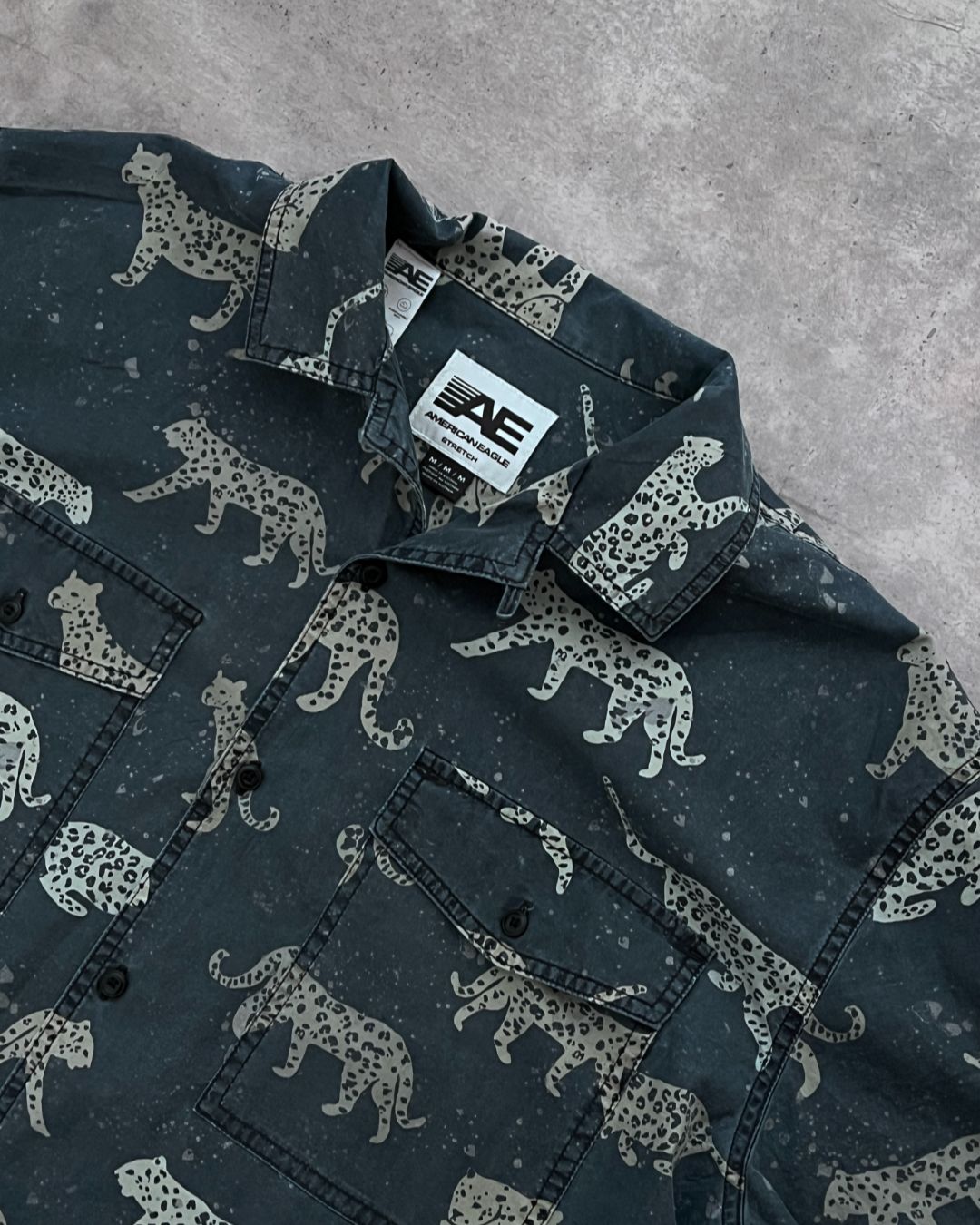 CAMISA AMERICAN EAGLE LEOPARD PRINT (M)