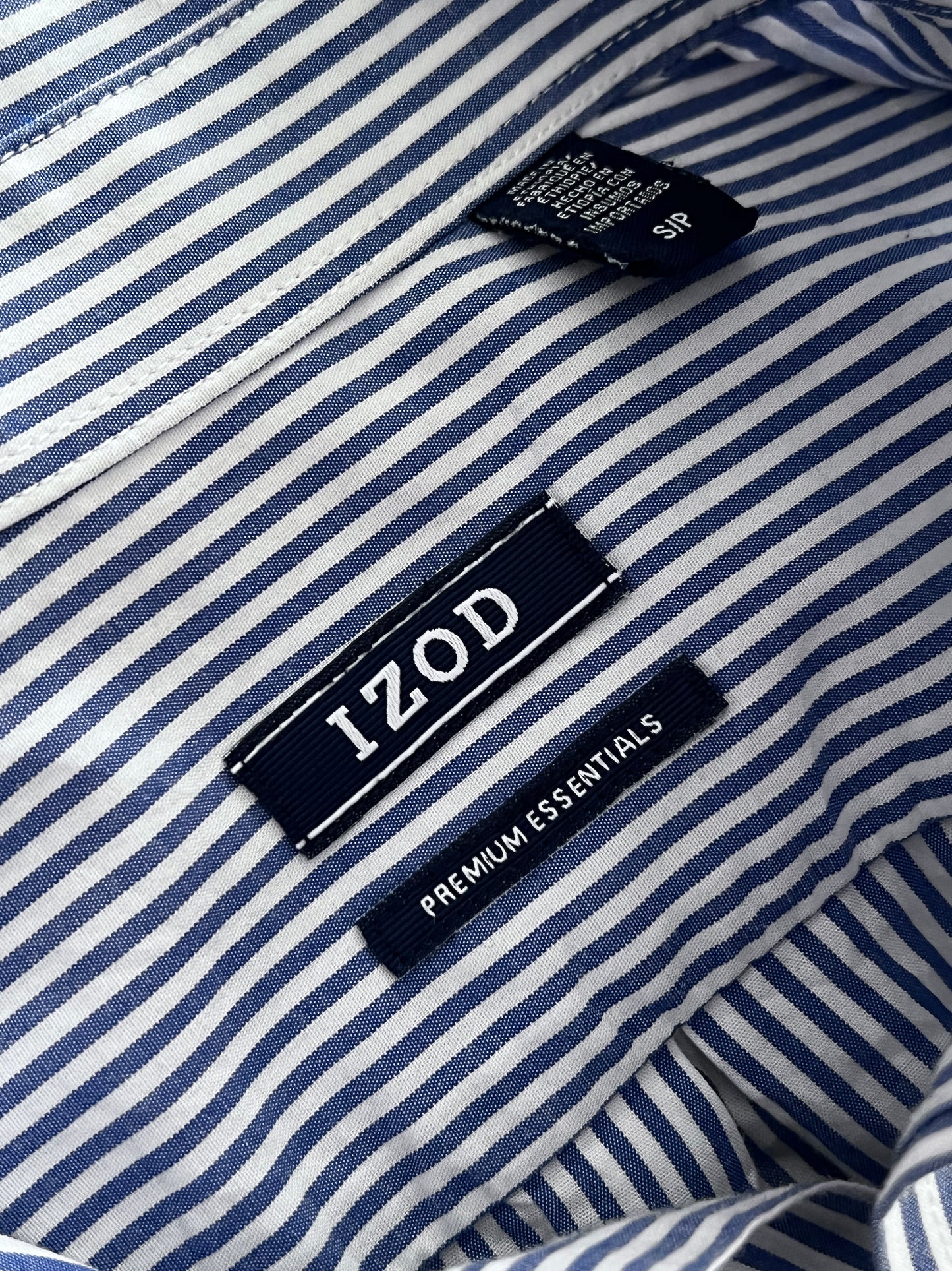 IZOD STRIPED SHIRT (S/M)