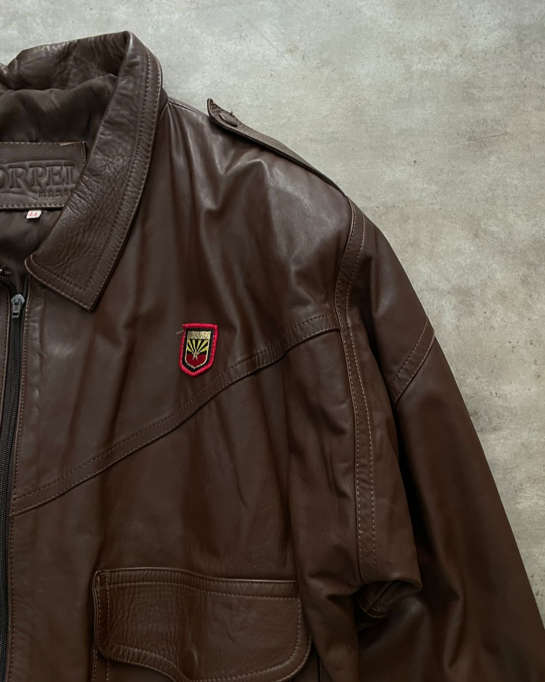 BOMBER LEATHER JACKET (M/L)