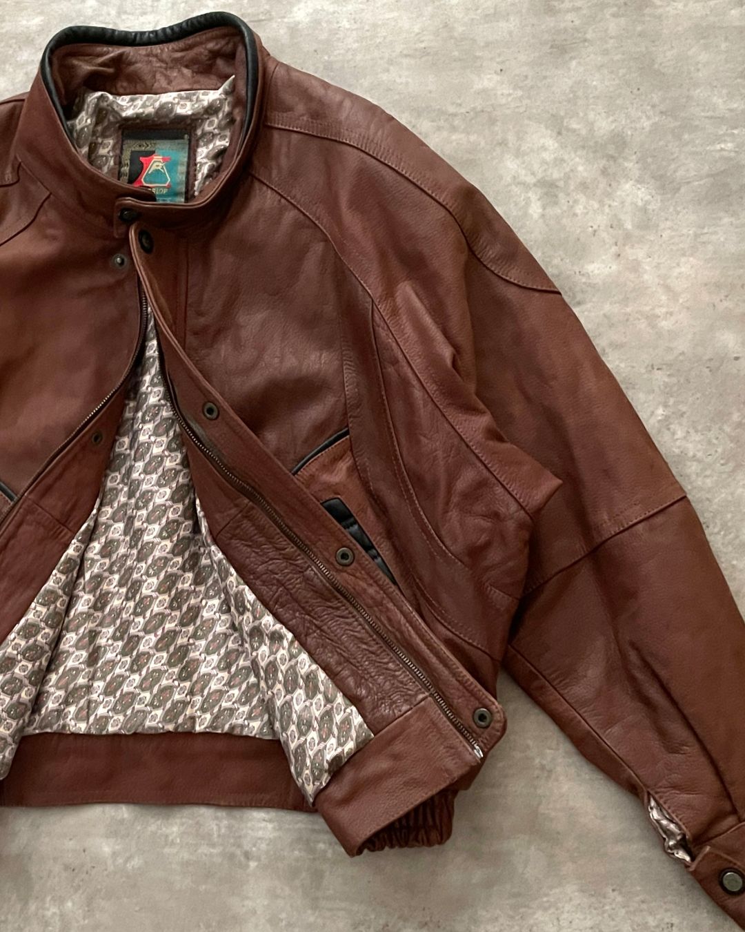 LEATHER JACKET (XL)