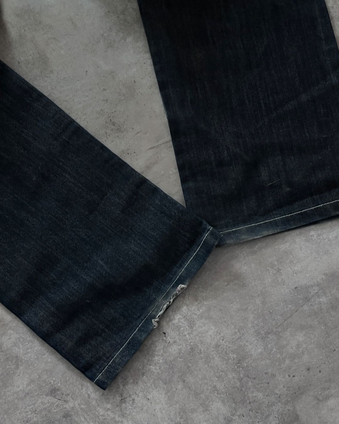 LEVIS DENIM JEANS (34)