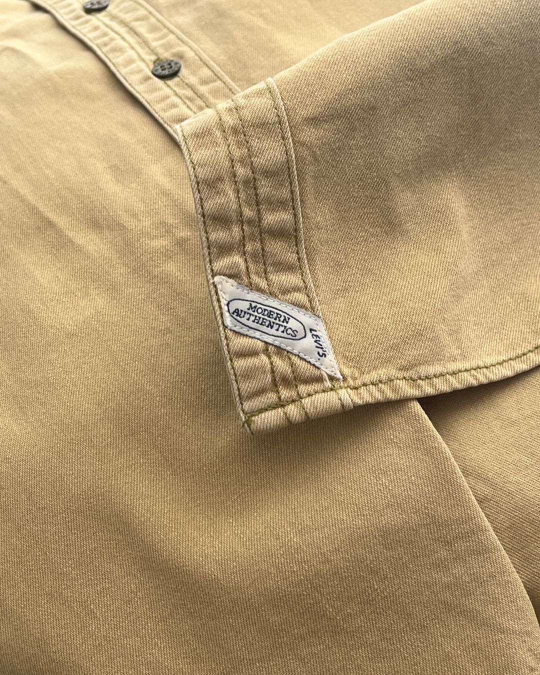 LEVI’S WORK SHIRT (XL)