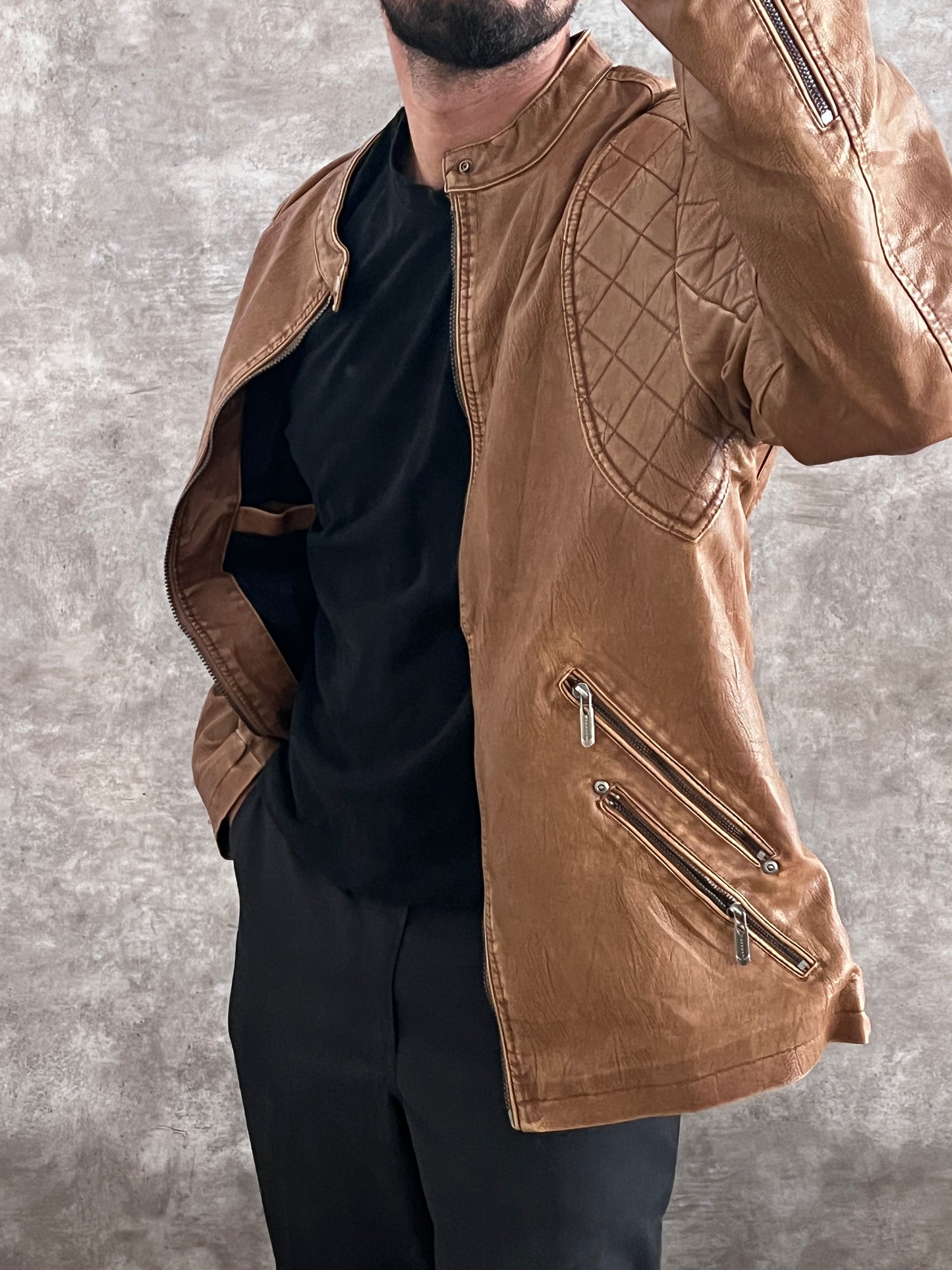 BRW LEATHER JACKET (XL)