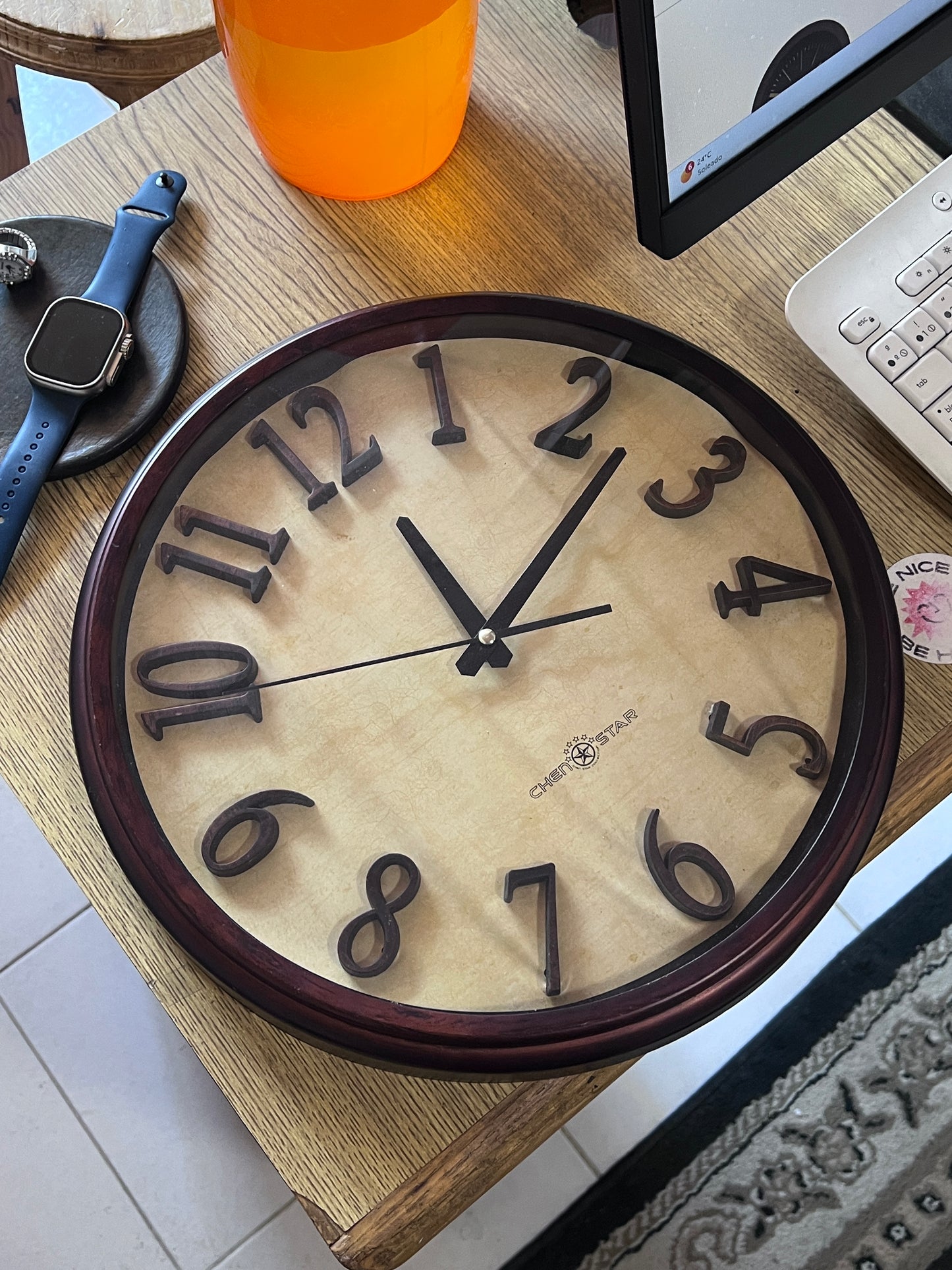 Reloj vintage / Apartment