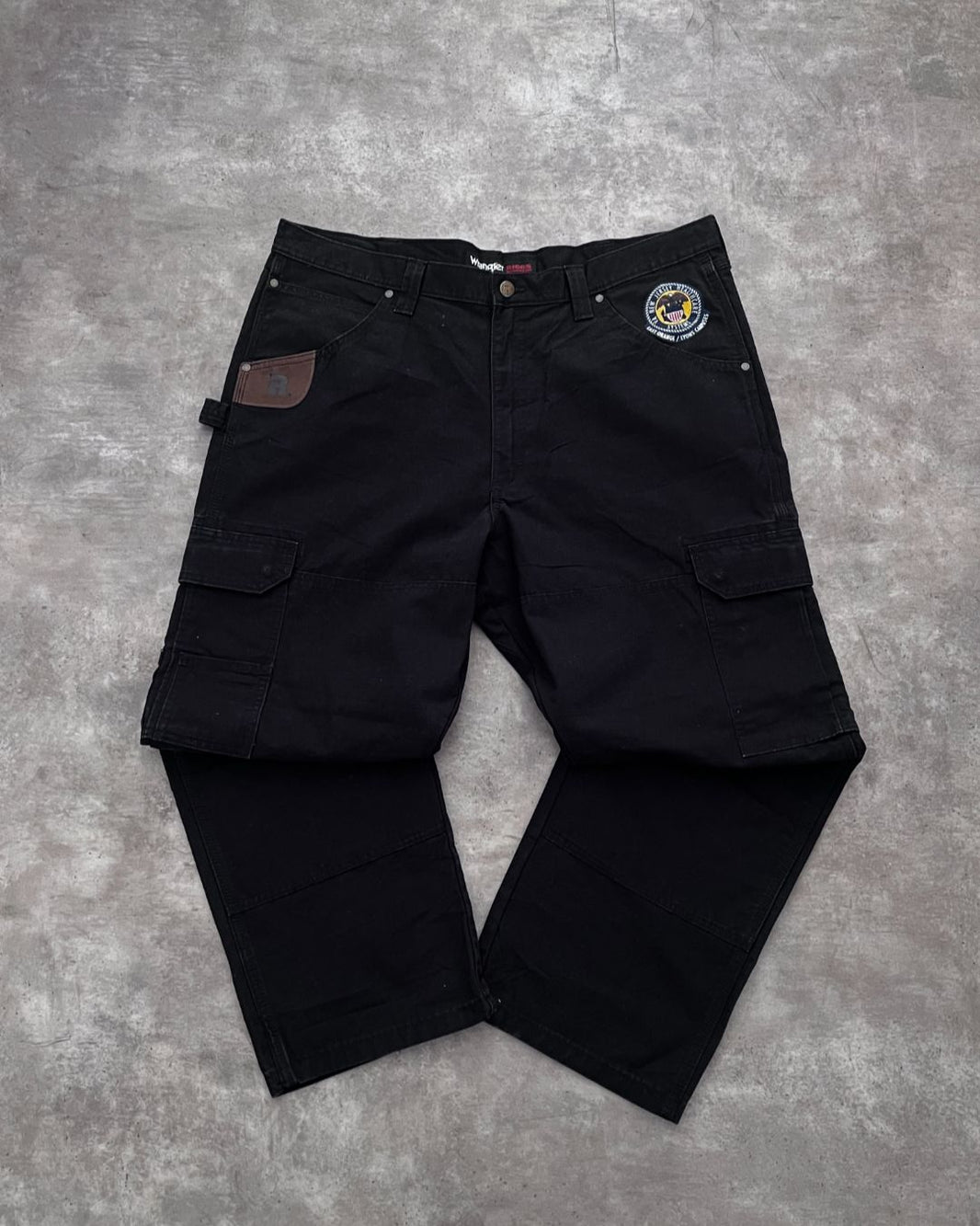 WRANGLER CARPENTER BLACK (40x30)