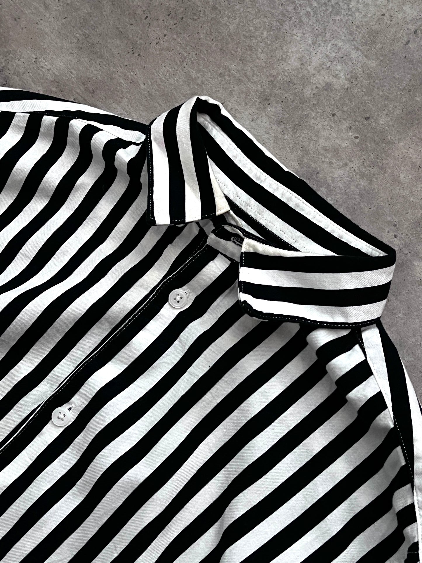 BLACK & WHITE STRIPED SHIRT (S)