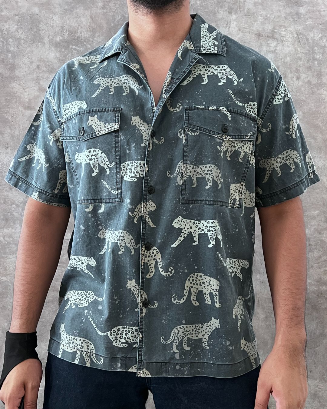 CAMISA AMERICAN EAGLE LEOPARD PRINT (M)
