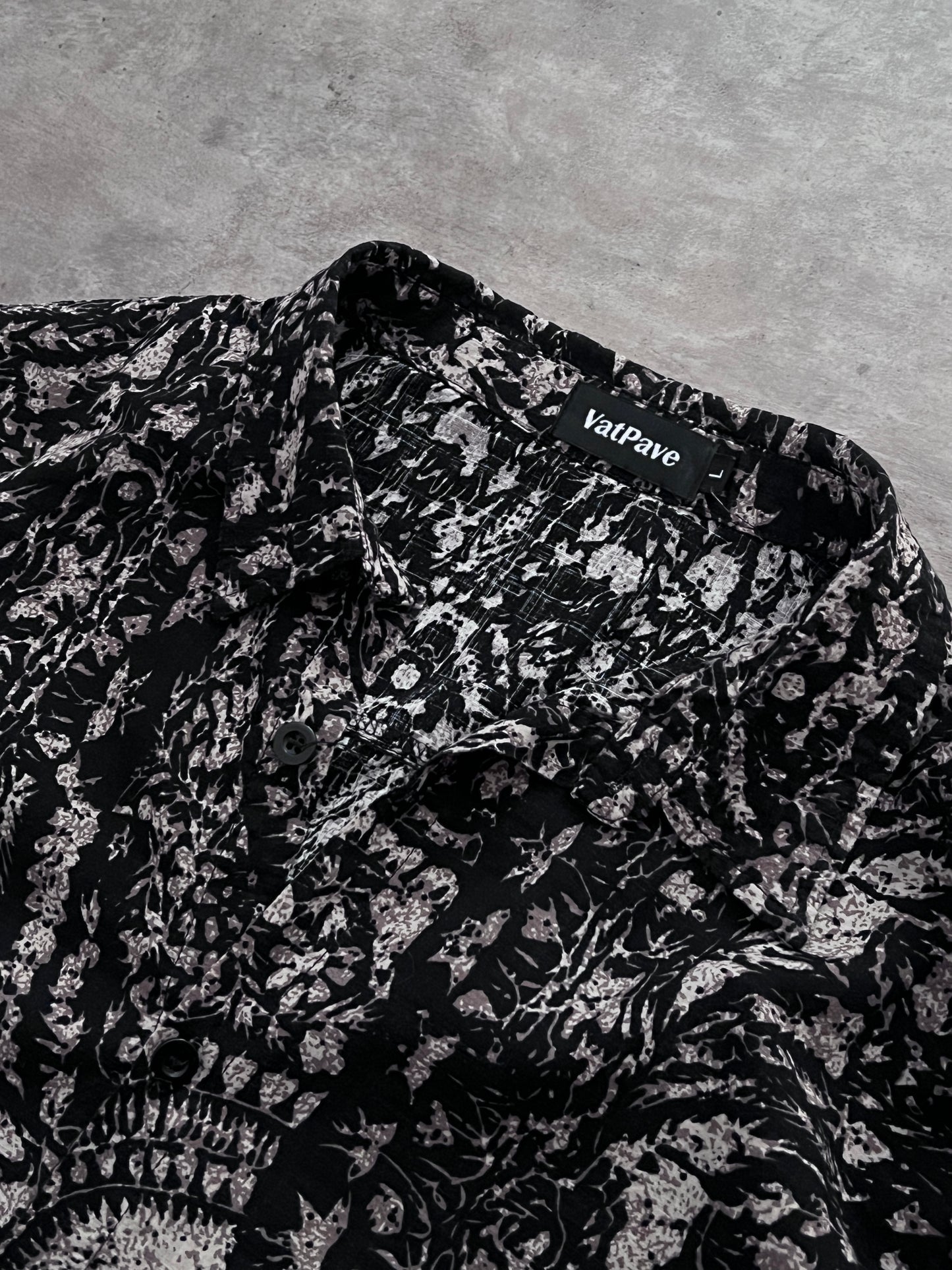 PATTERN SHIRT (L)