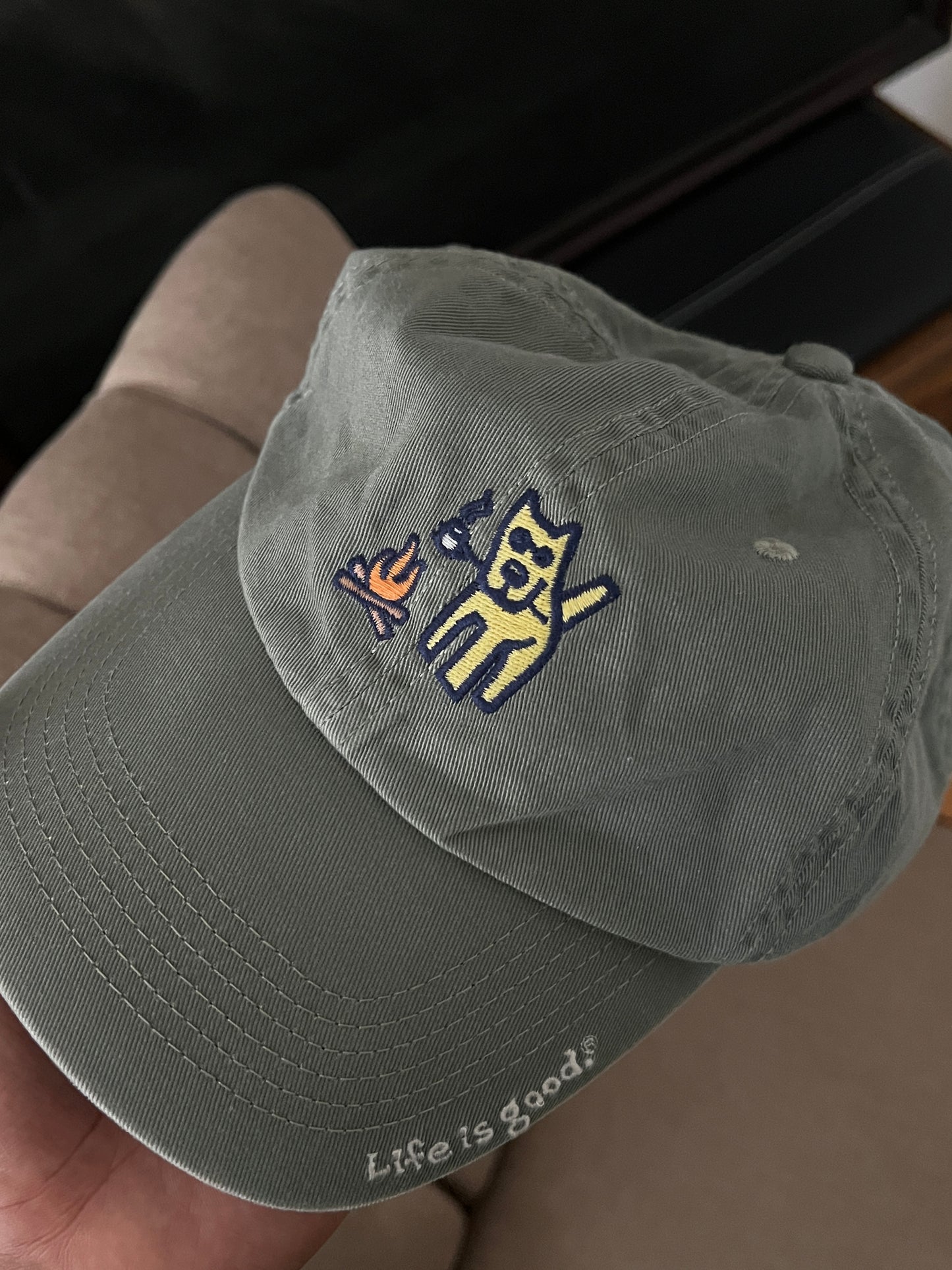 Gorra con bordados