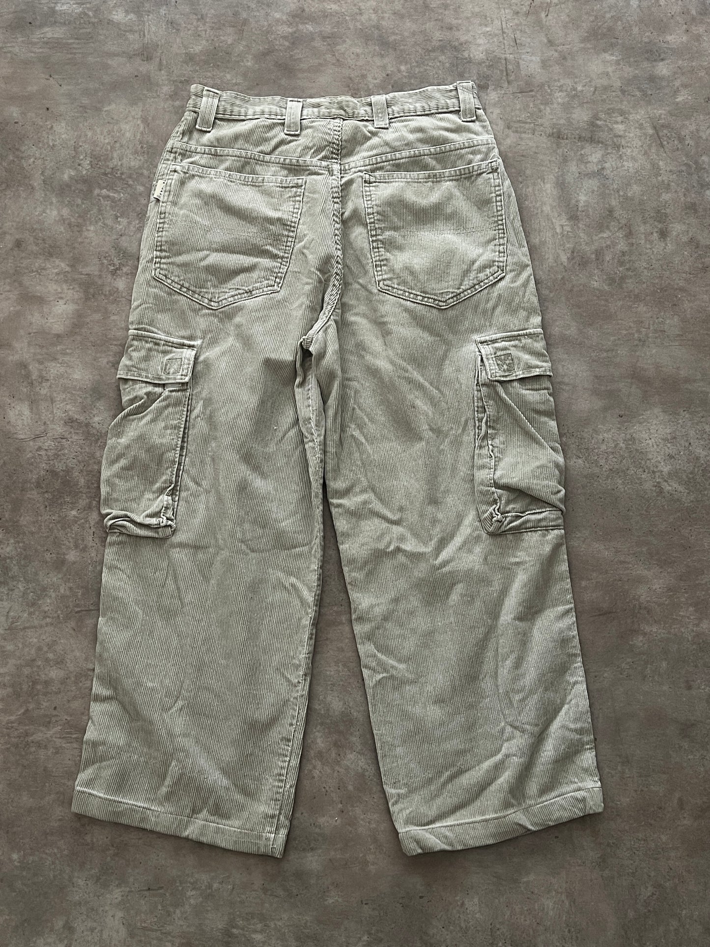 CARGO PANTS. (32X30)