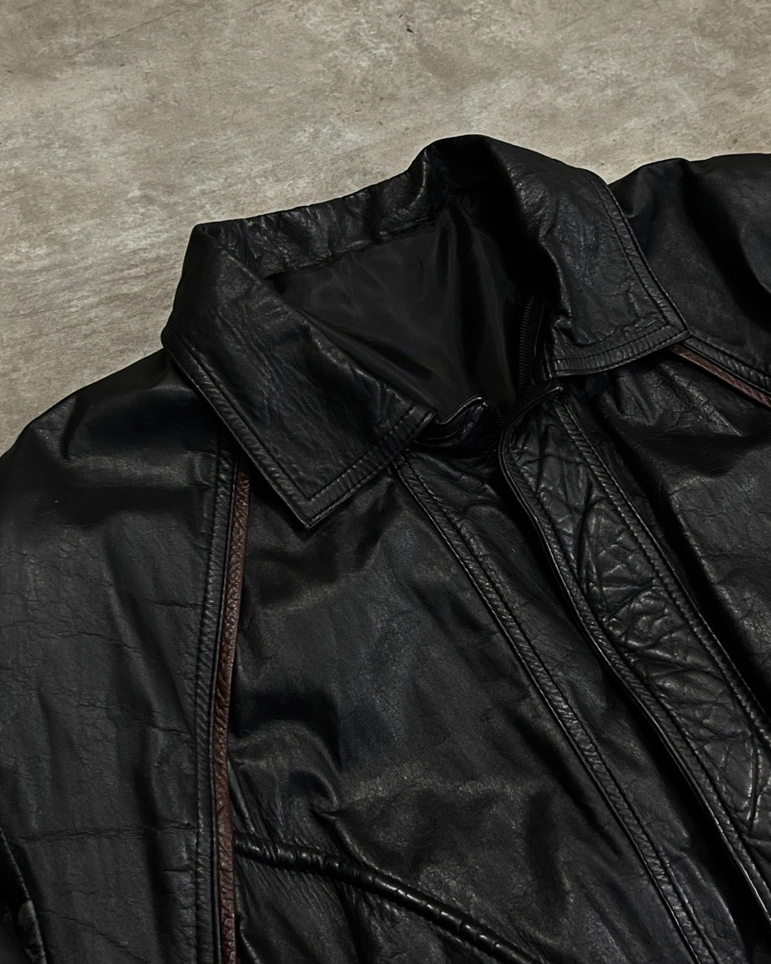LEATHER BOMBER JACKET (S)