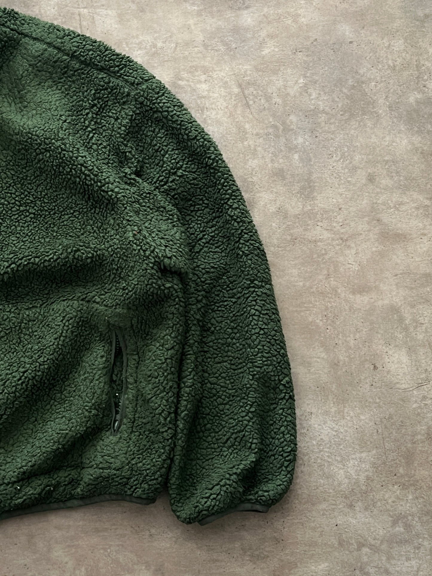 GREEN SWEATER BOXY FIT. (S/M)