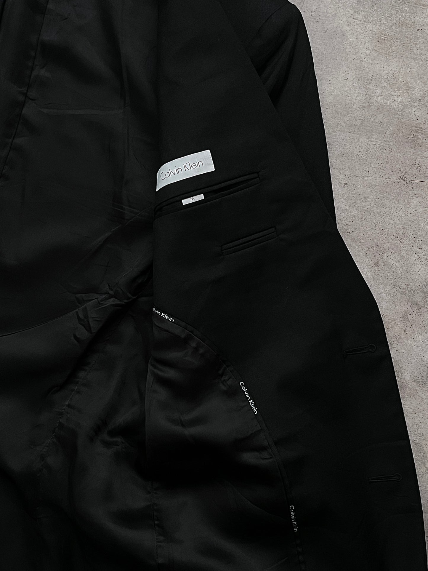 CALVIN KLEIN BLACK BLAZER (M)