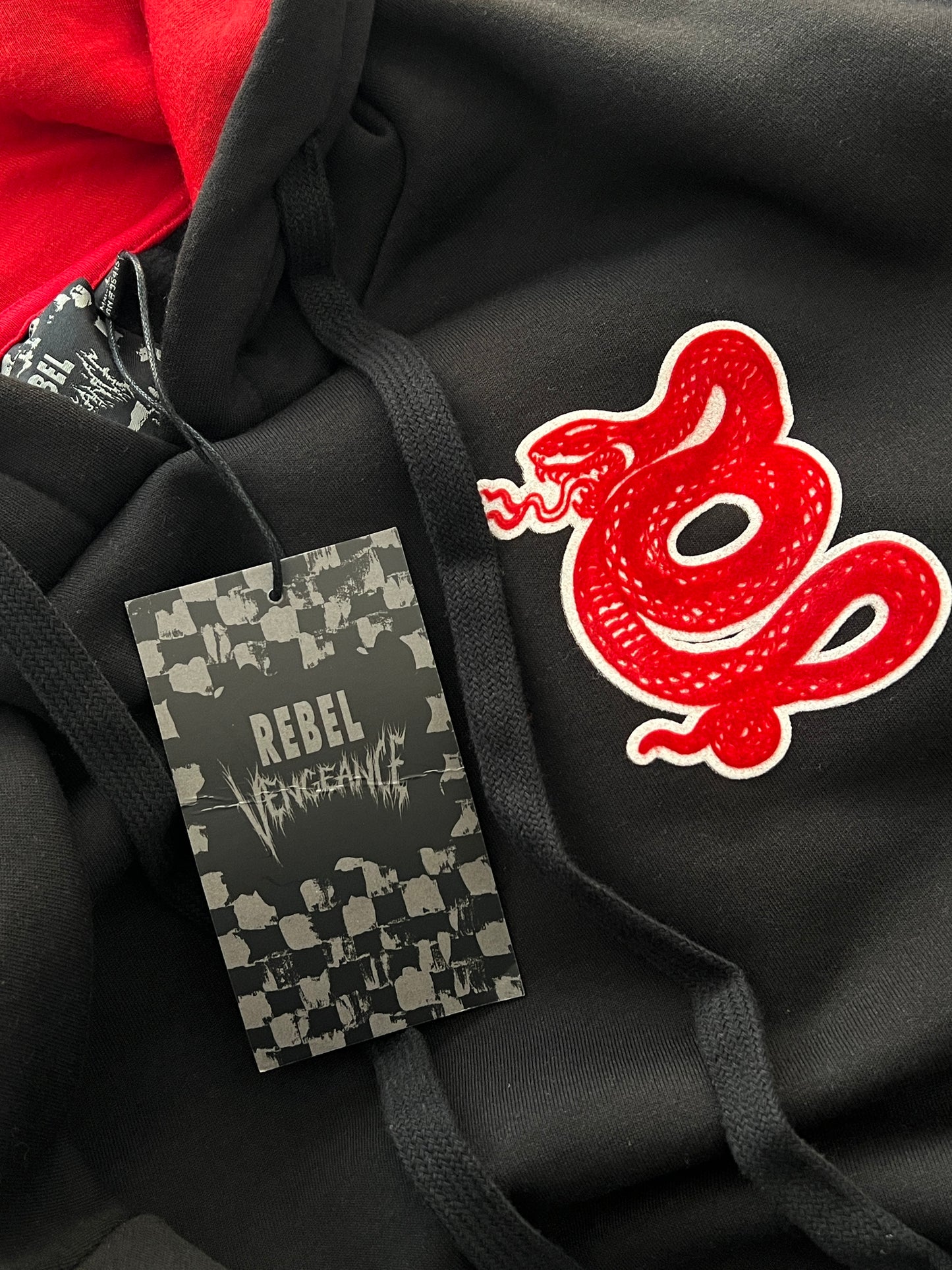 Rebel hoodie (M)