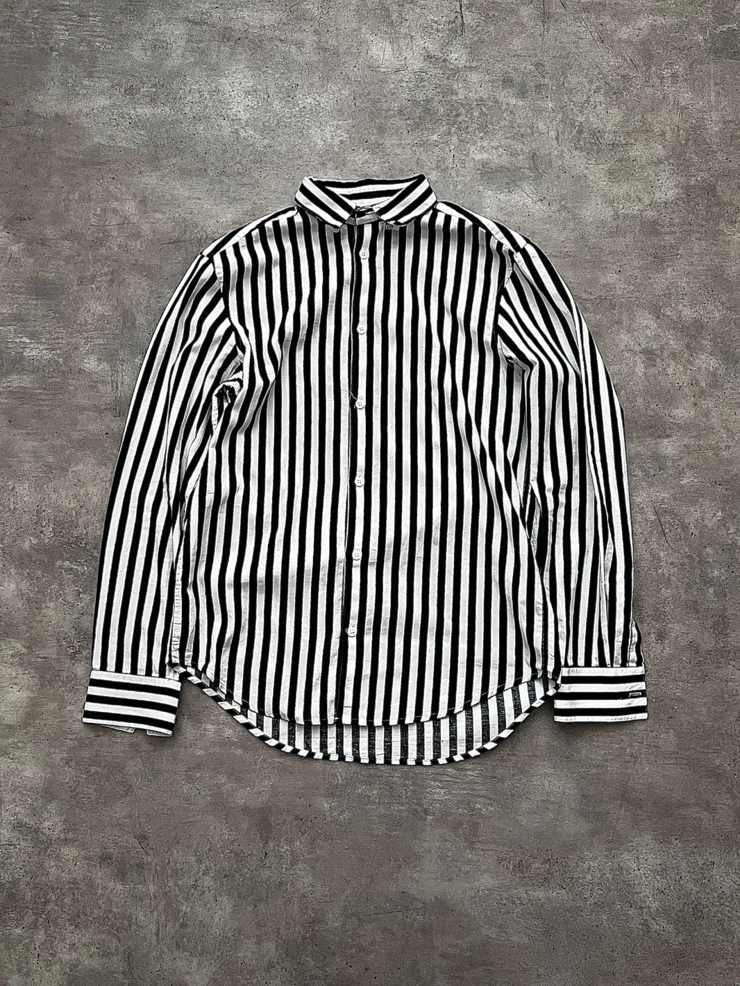BLACK & WHITE STRIPED SHIRT (S)