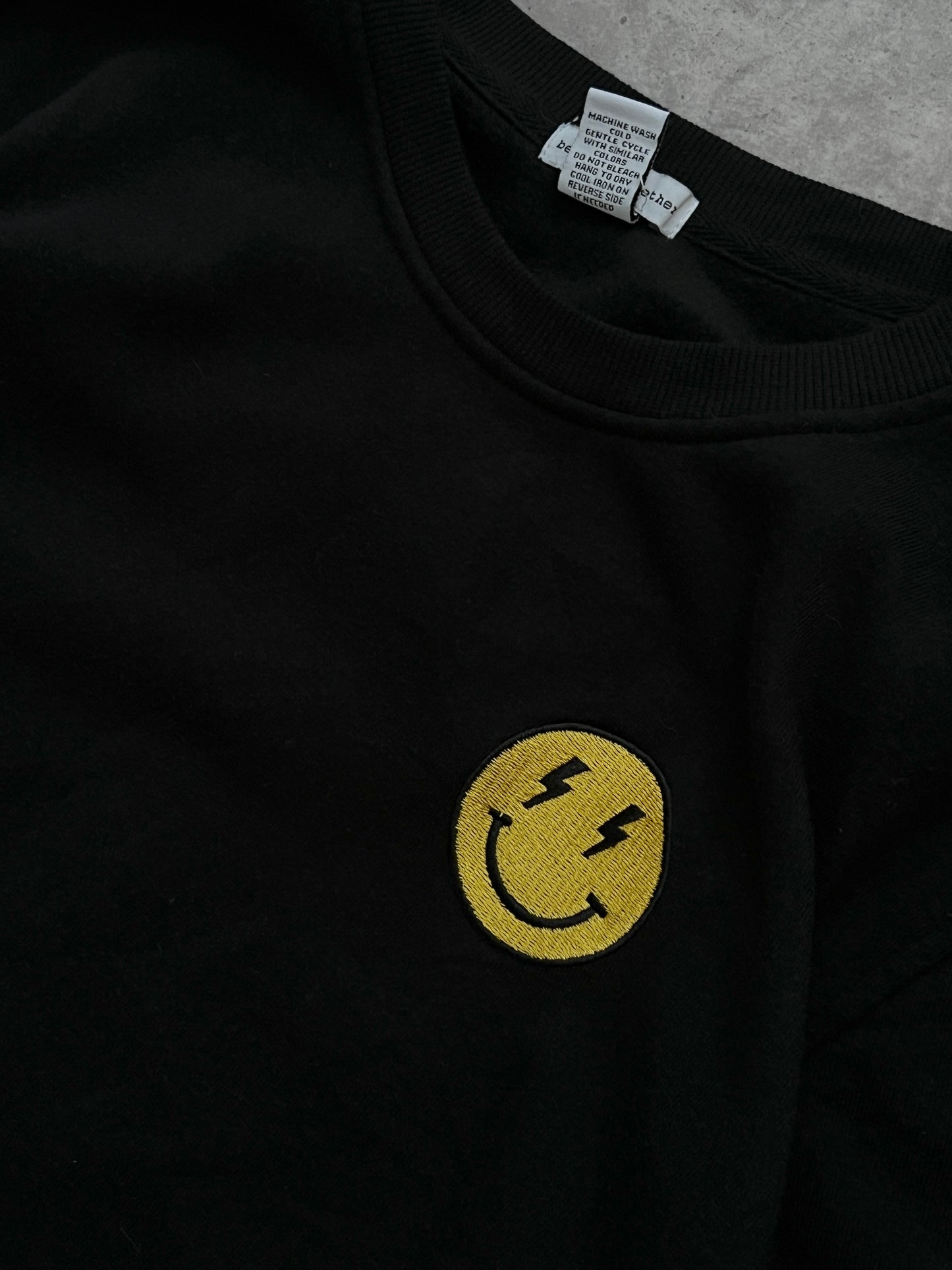 SMILEY FACE CREWNECK SWEATSHIRT (S)