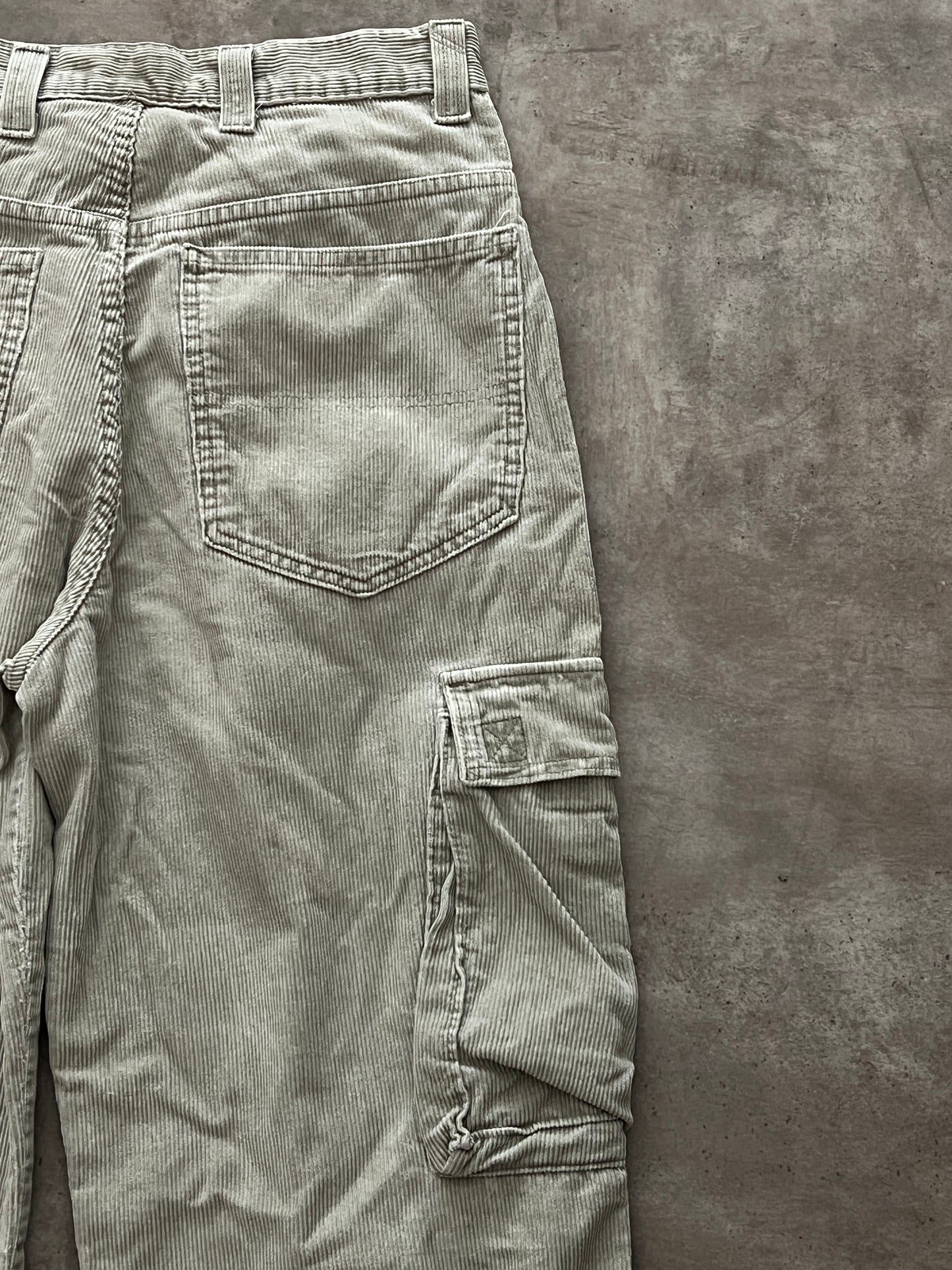 CARGO PANTS. (32X30)