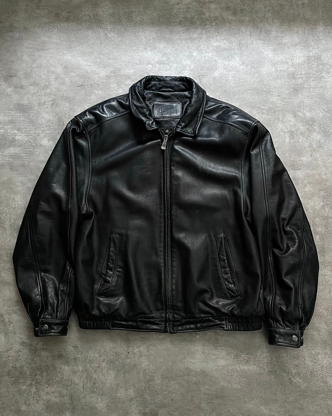 HEAVY LEATHER BOMBER JACKET (M)
