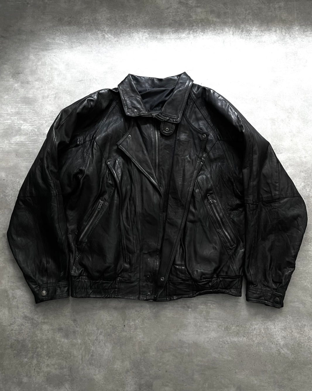 GENUINA LEATHER BIKER JACKET (L)