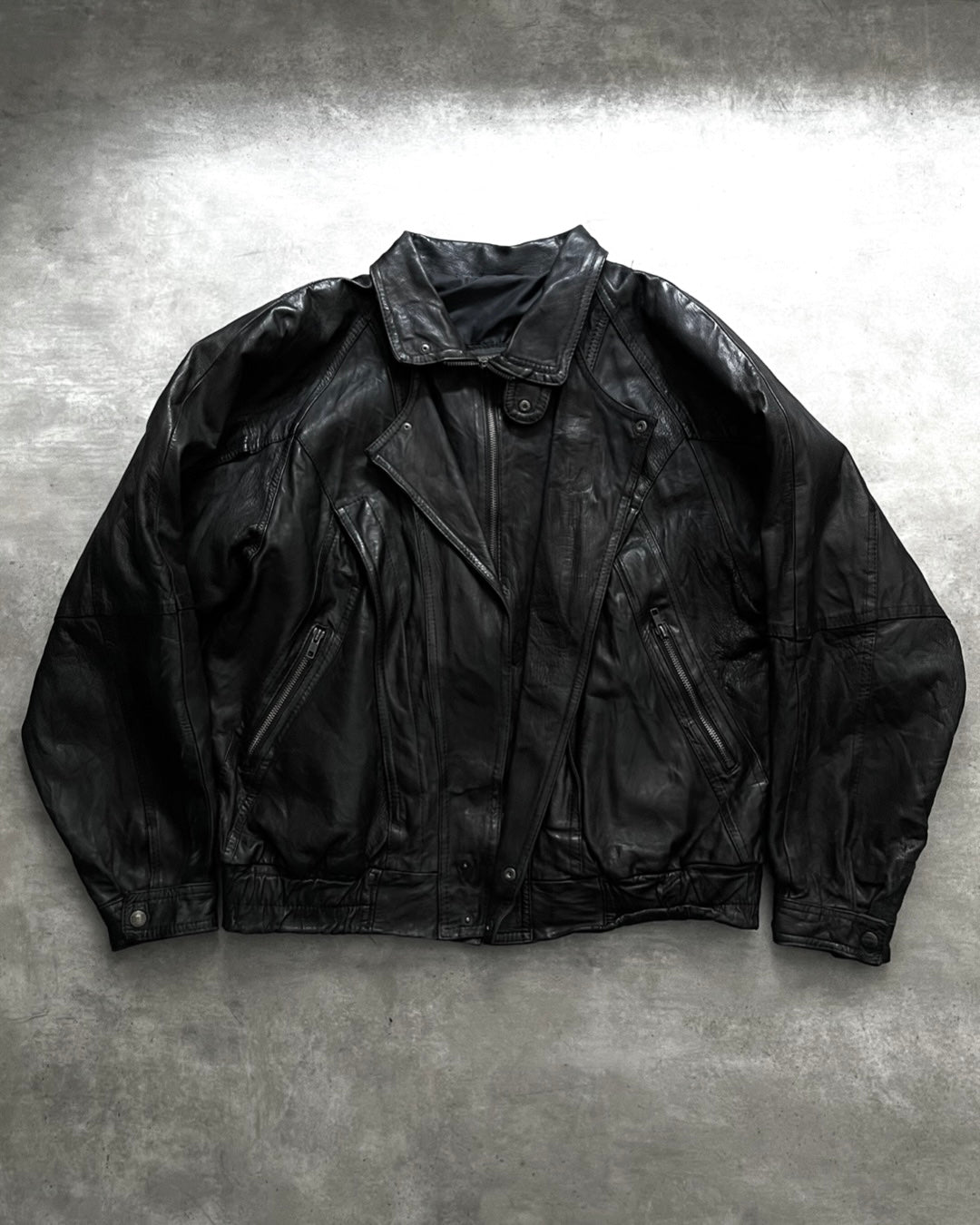 GENUINA LEATHER BIKER JACKET (L)