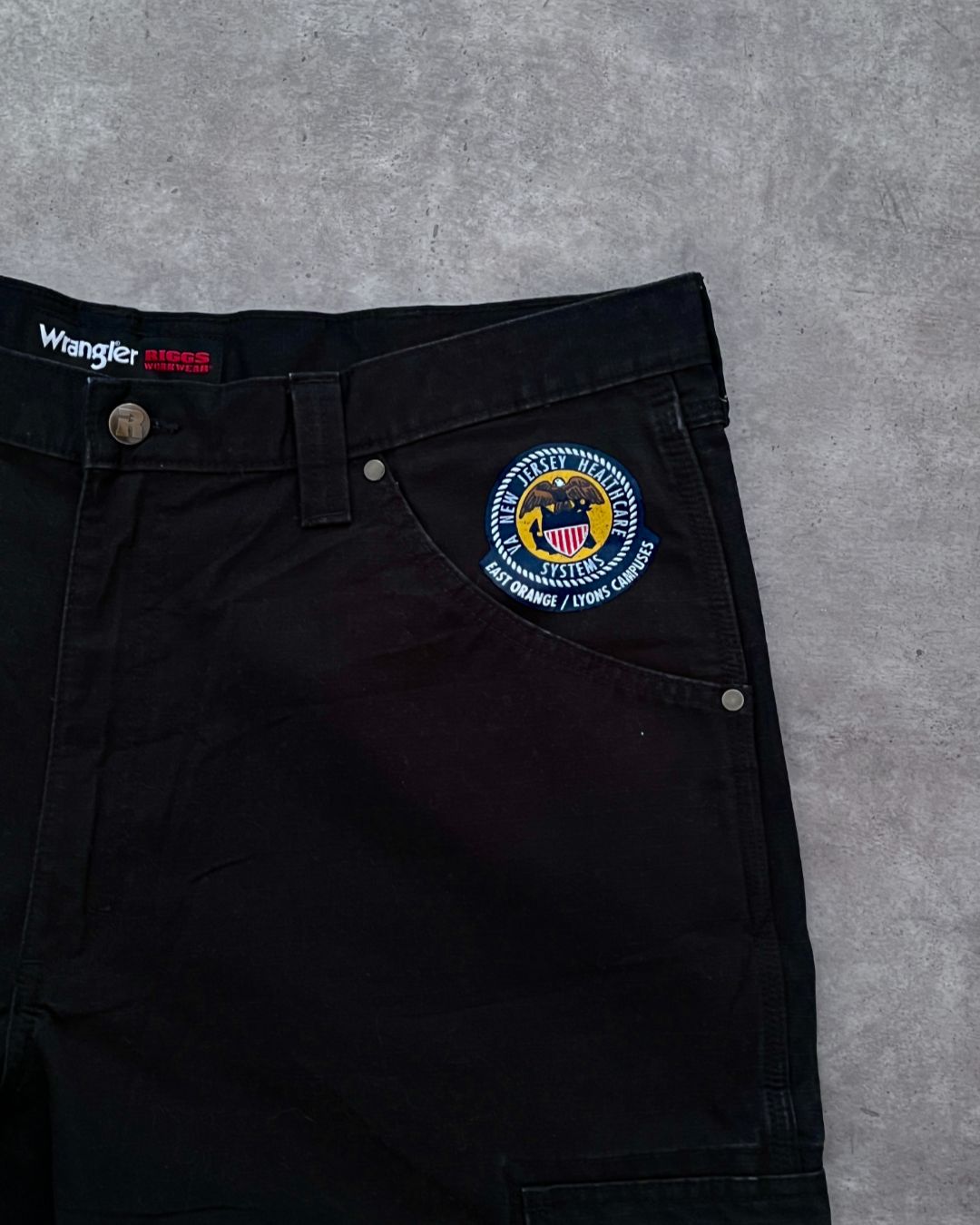 WRANGLER CARPENTER BLACK (40x30)