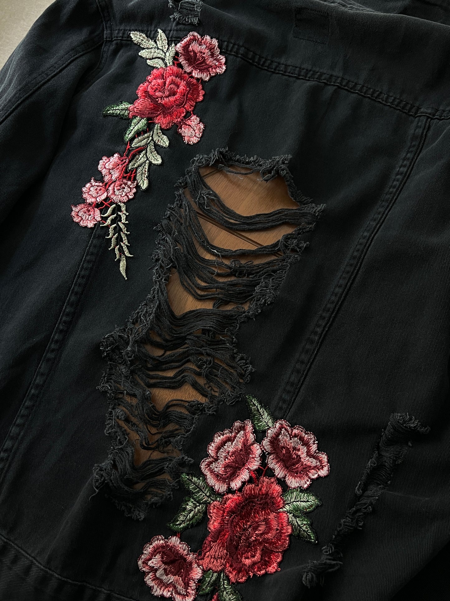 Bomber jacket talla M bordada