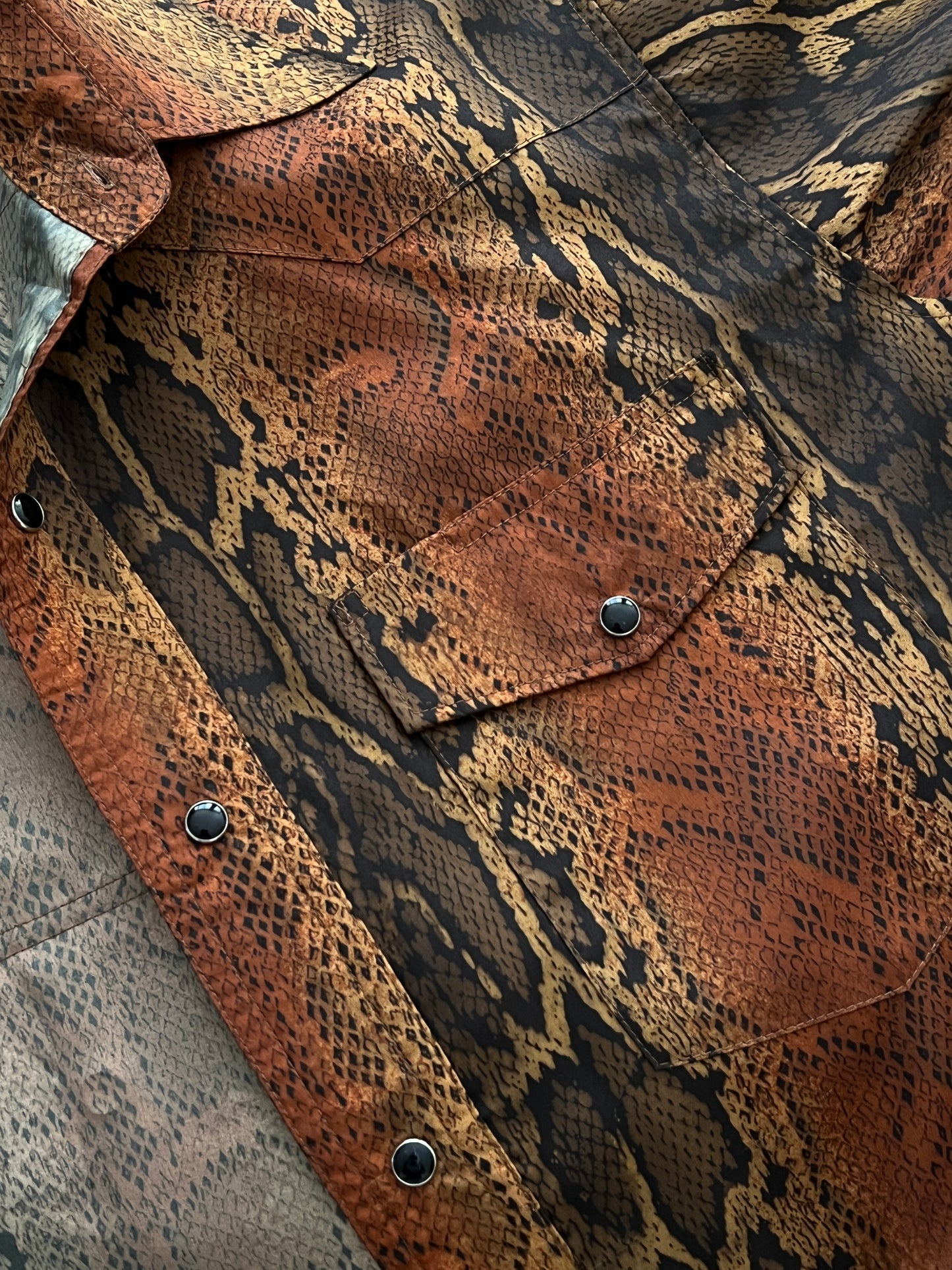 WRANGLER SNAKESKIN WESTERN SHIRT (S)
