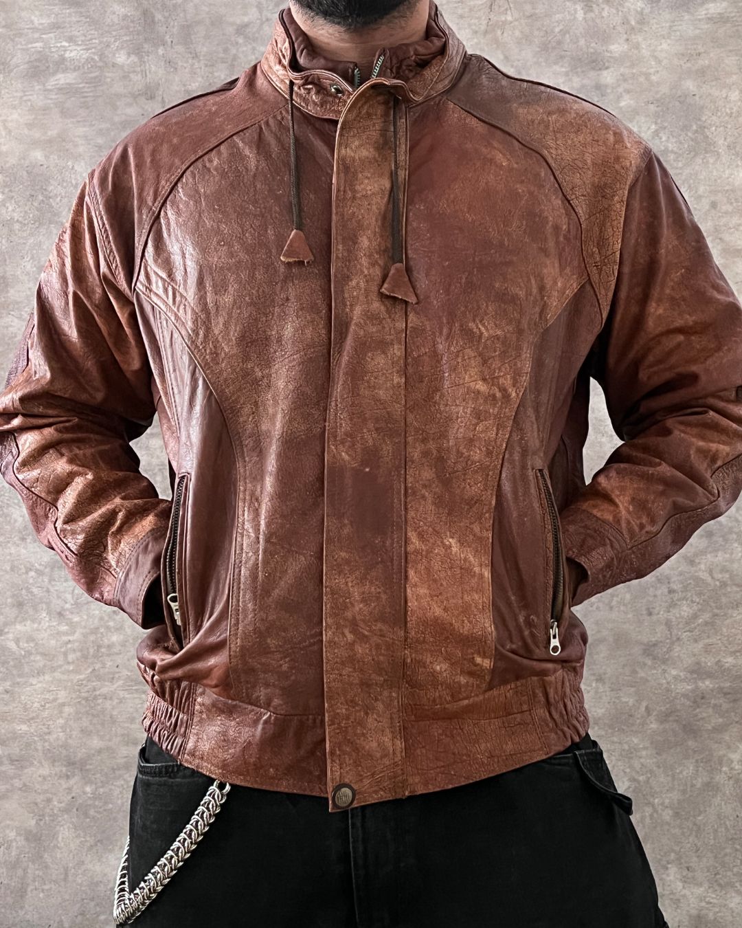 LEATHER BOMBER JACKET. (M)