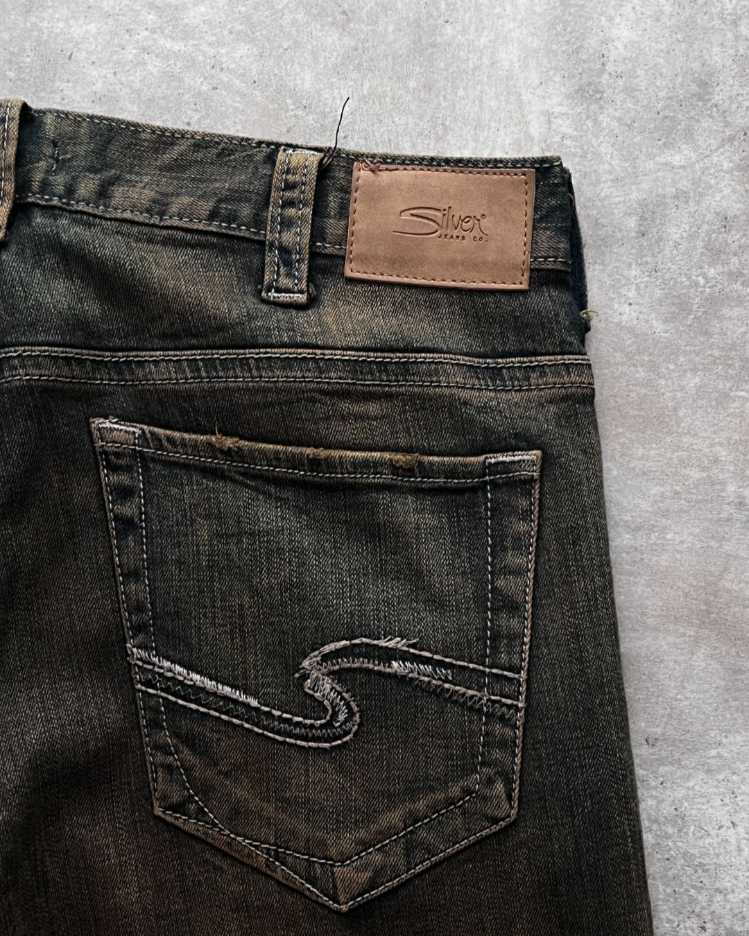 COWBOY DISTRESSED JEANS (34x32)