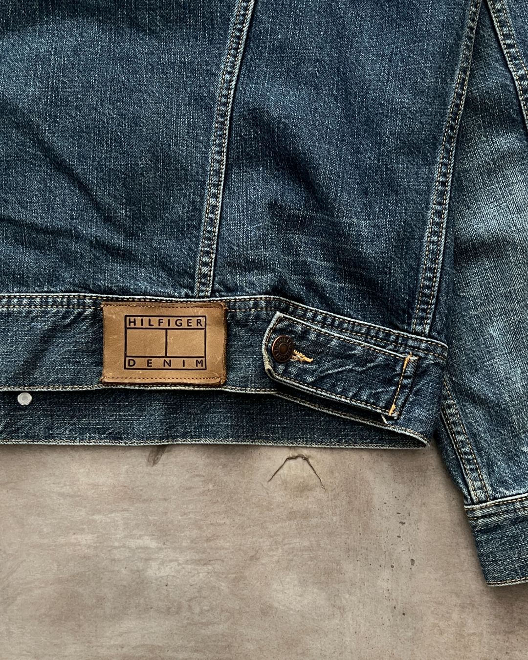 TOMMY H DENIM JACKET (L)