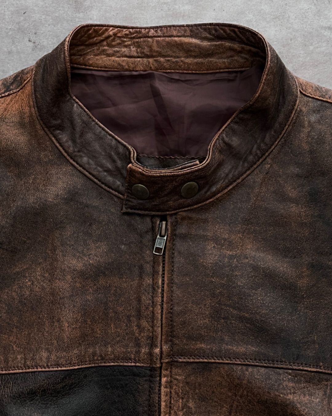 DISTRESSED LEATHER JACKET (L)