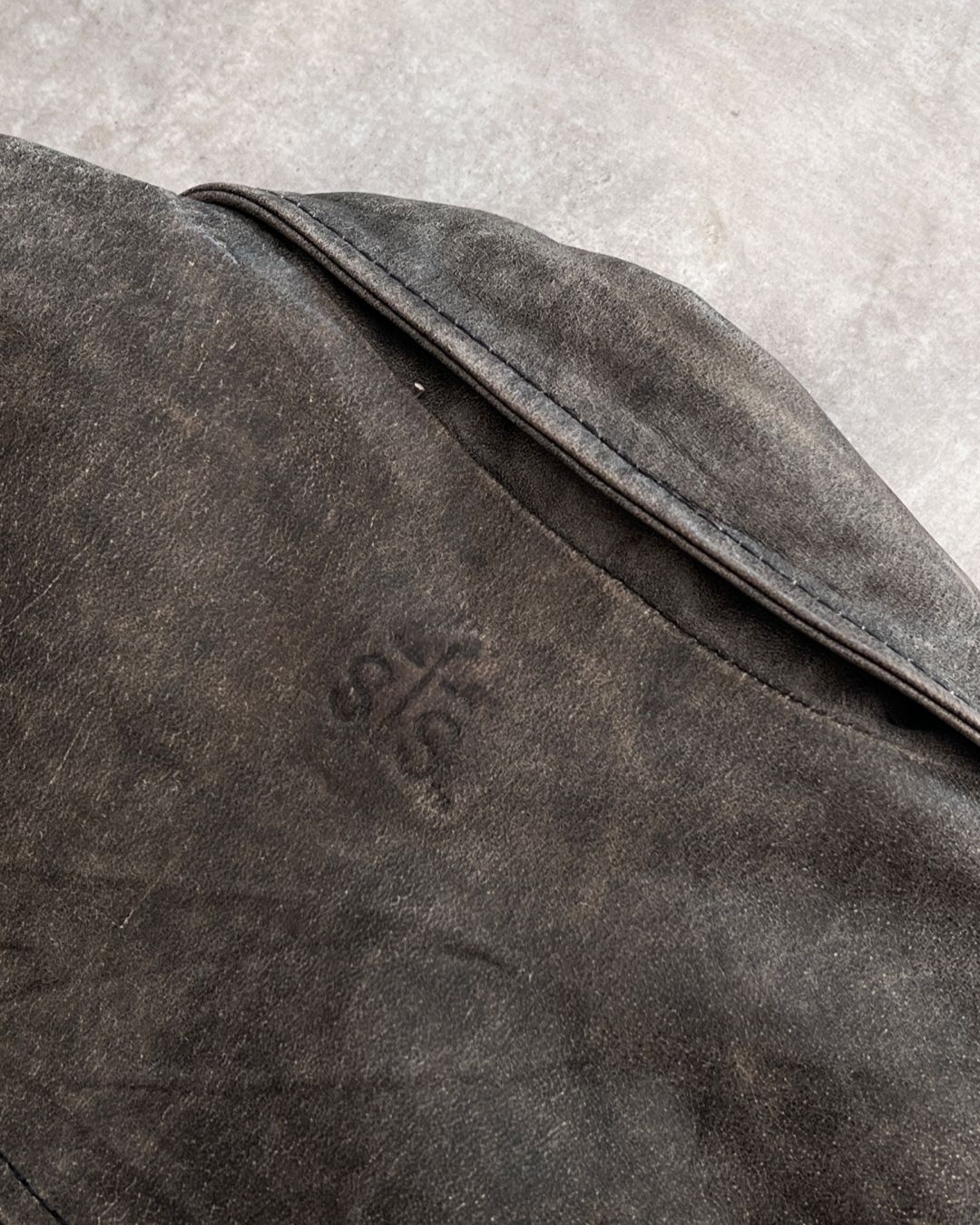 LEATHER BOMBER JACKET (XL)