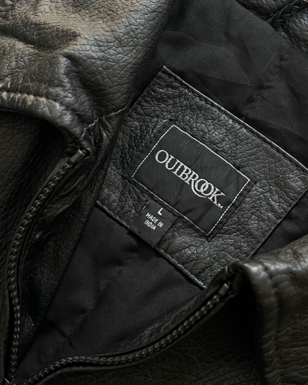 LEATHER JACKET (L)