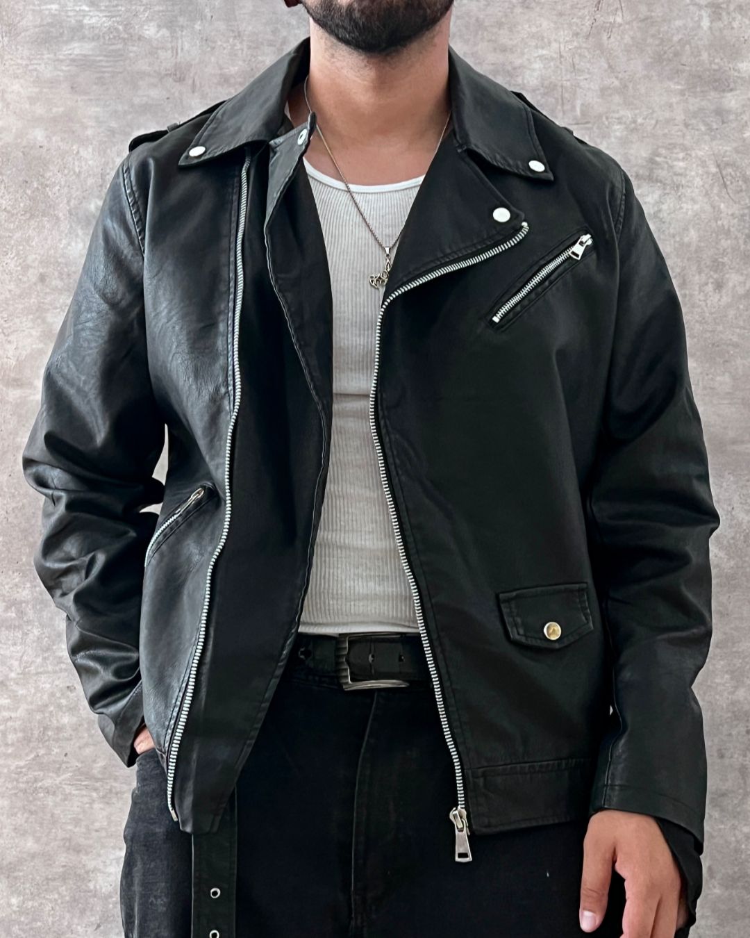BIKER FAUX LEATHER JACKET (L)