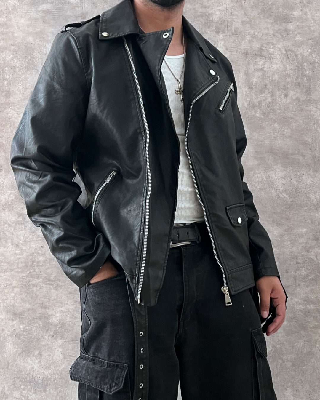 BIKER FAUX LEATHER JACKET (L)
