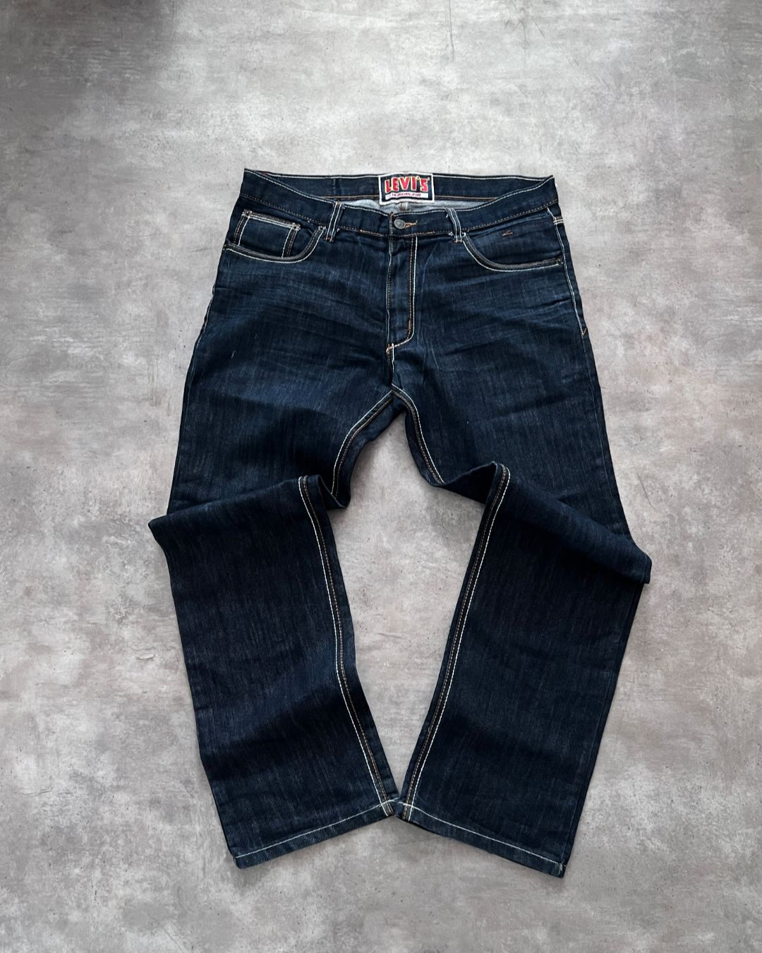LEVIS DENIM JEANS (34)