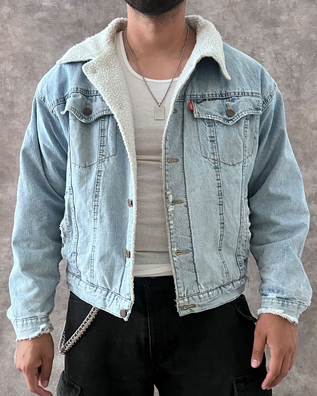 LEVI’S SHERPA DENIM JACKET (M)