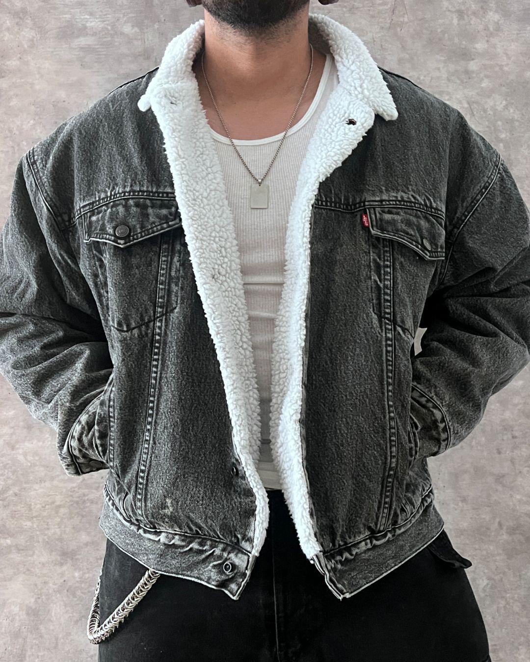 LEVI’S SHERPA DENIM JACKET (L)