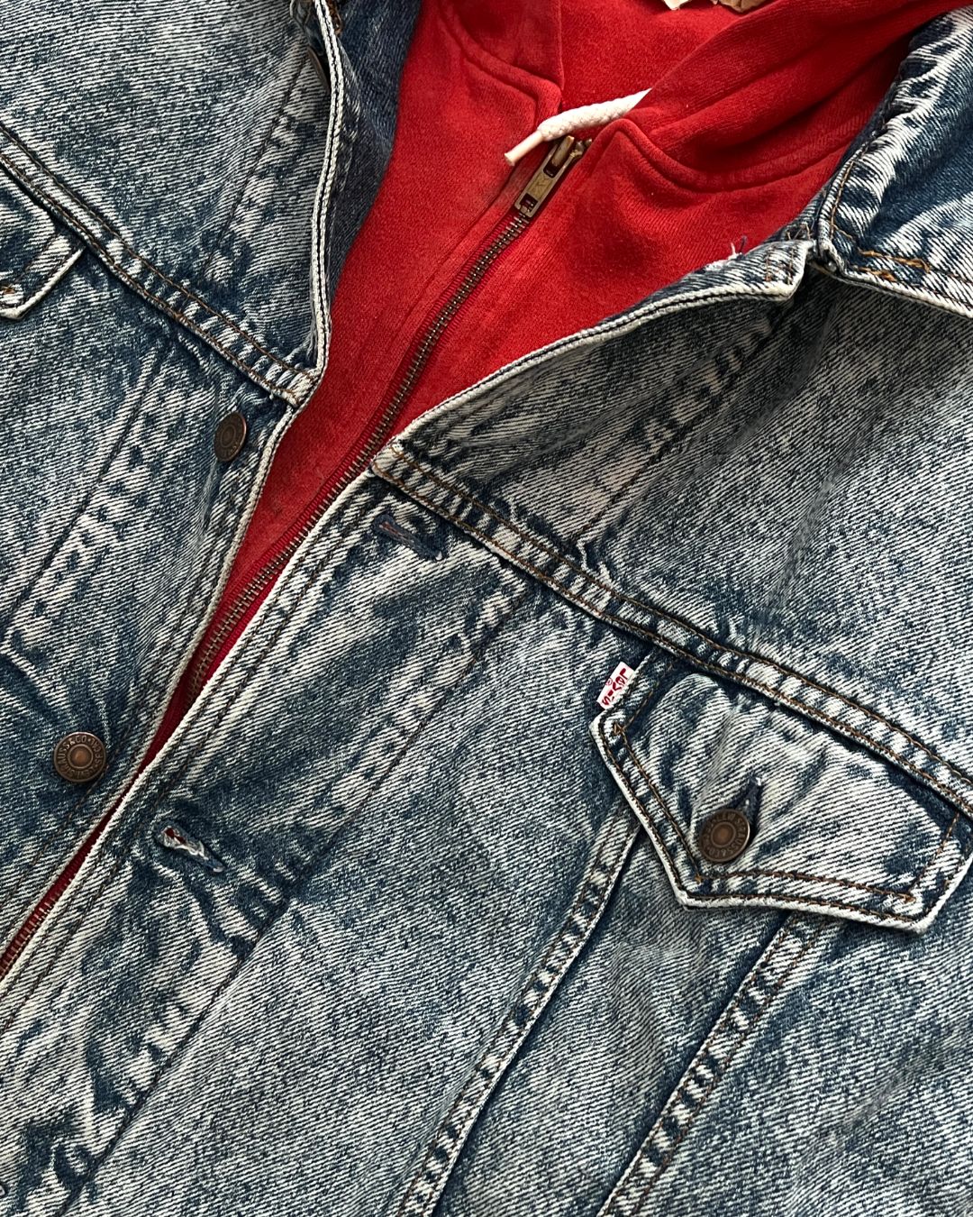 LEVI’S LAYERED DENIM JACKET (M/L)