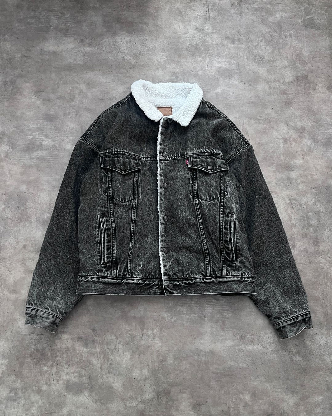 LEVI’S SHERPA DENIM JACKET (L)