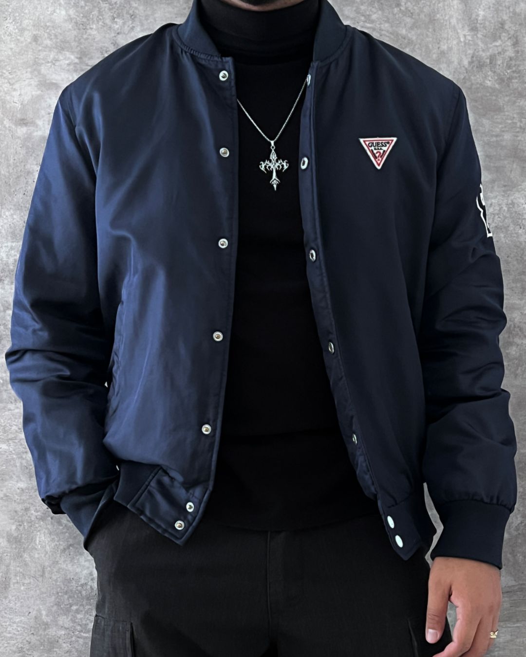 GUESS JACKET (M)