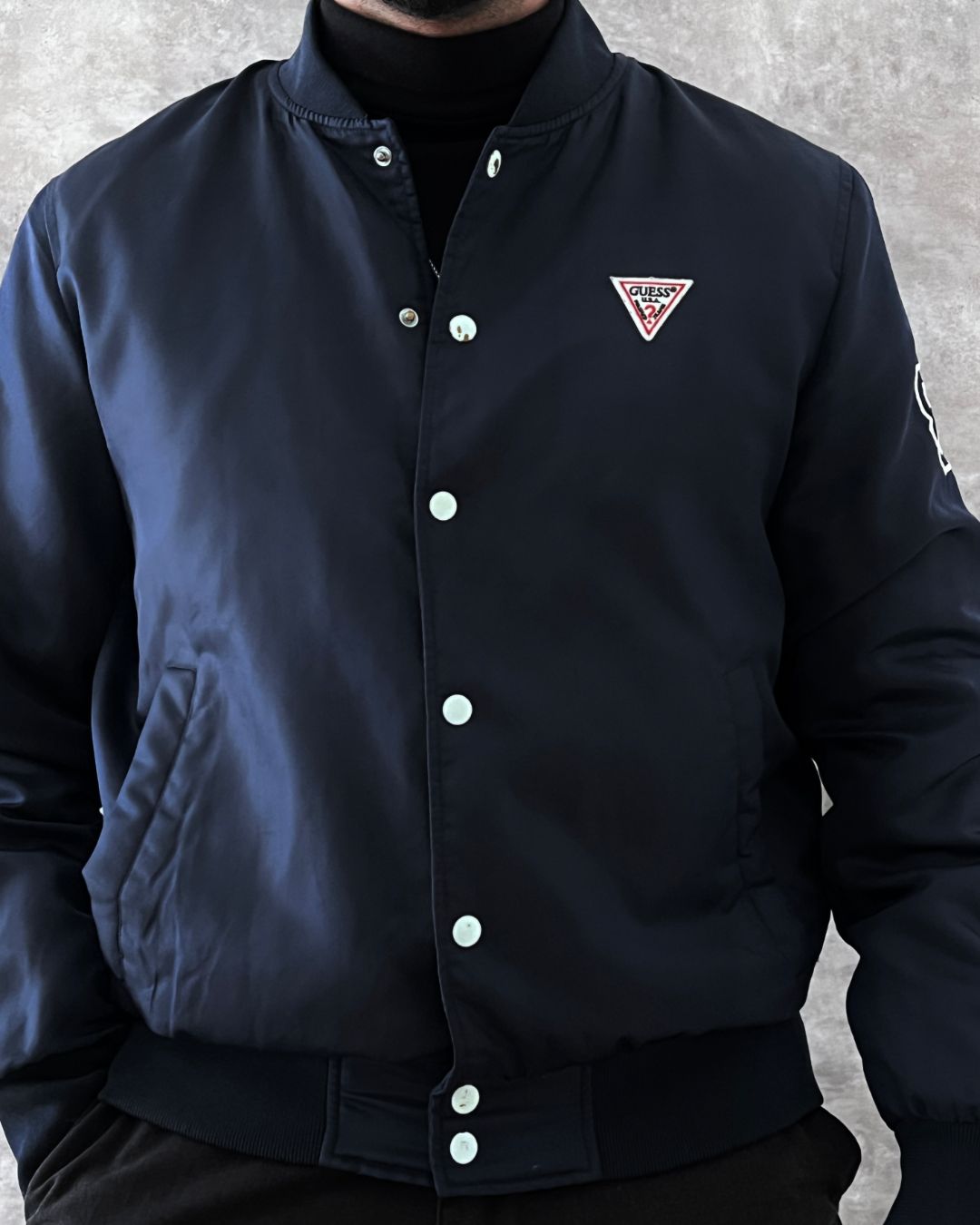 GUESS JACKET (M)