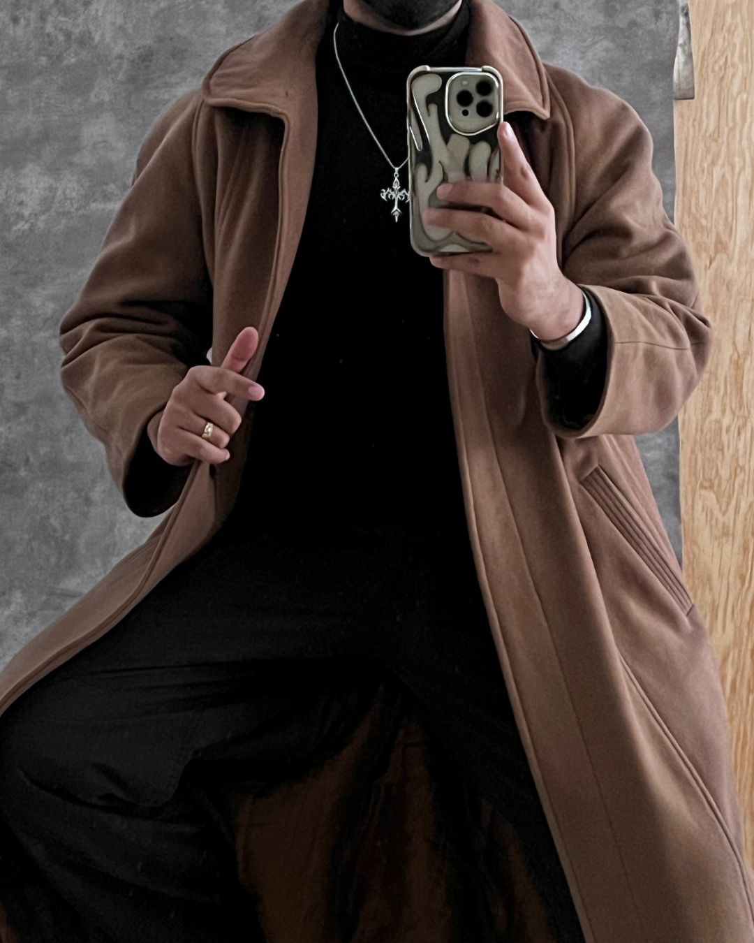 LARGE EUROPEAN COAT (S)