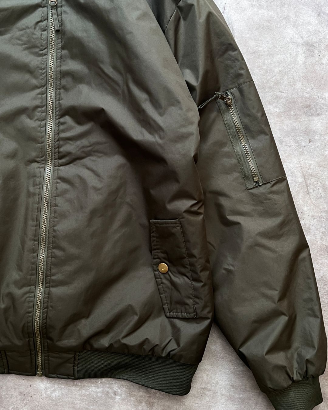 BOMBER JACKET (L)