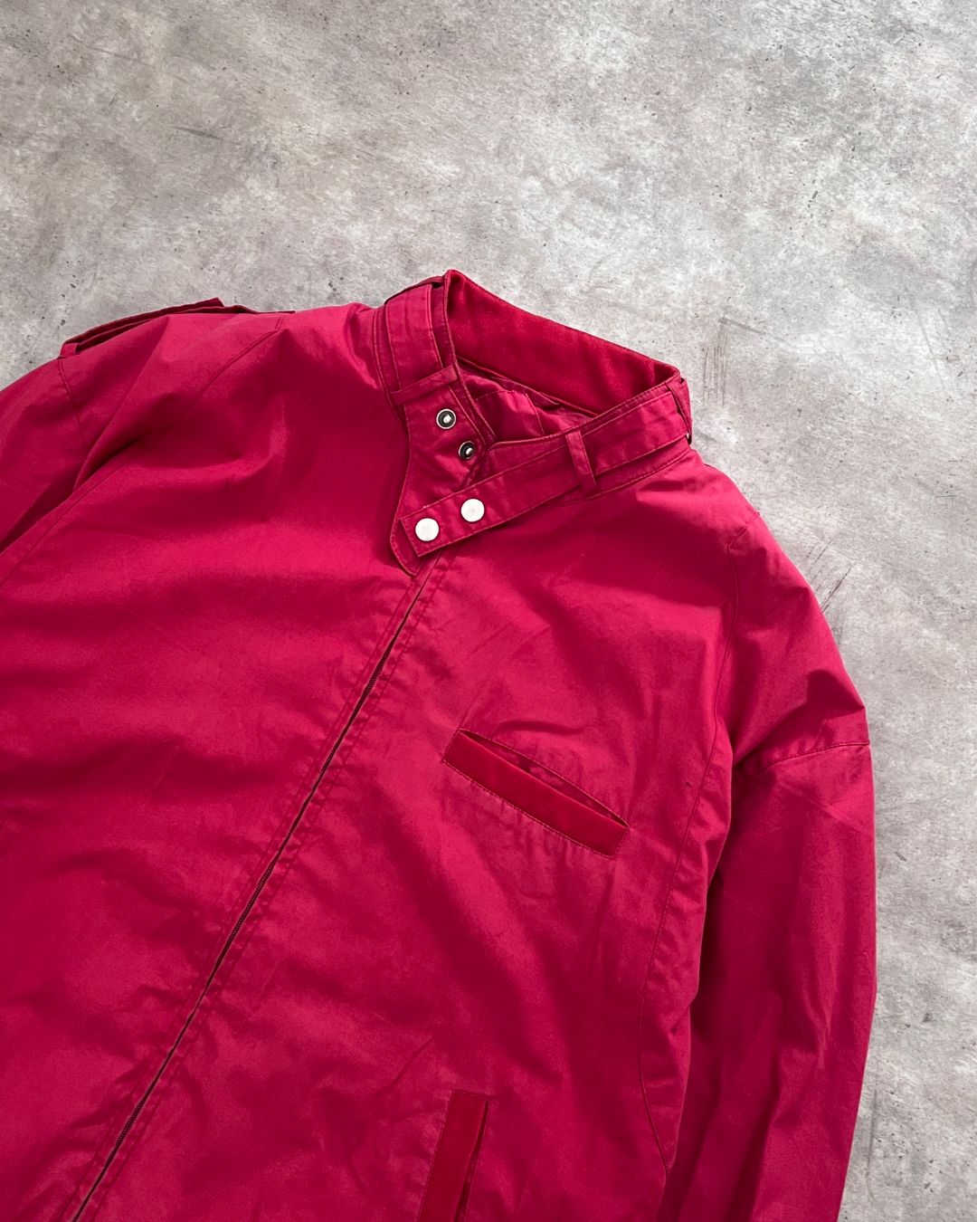 RED JACKET (L)