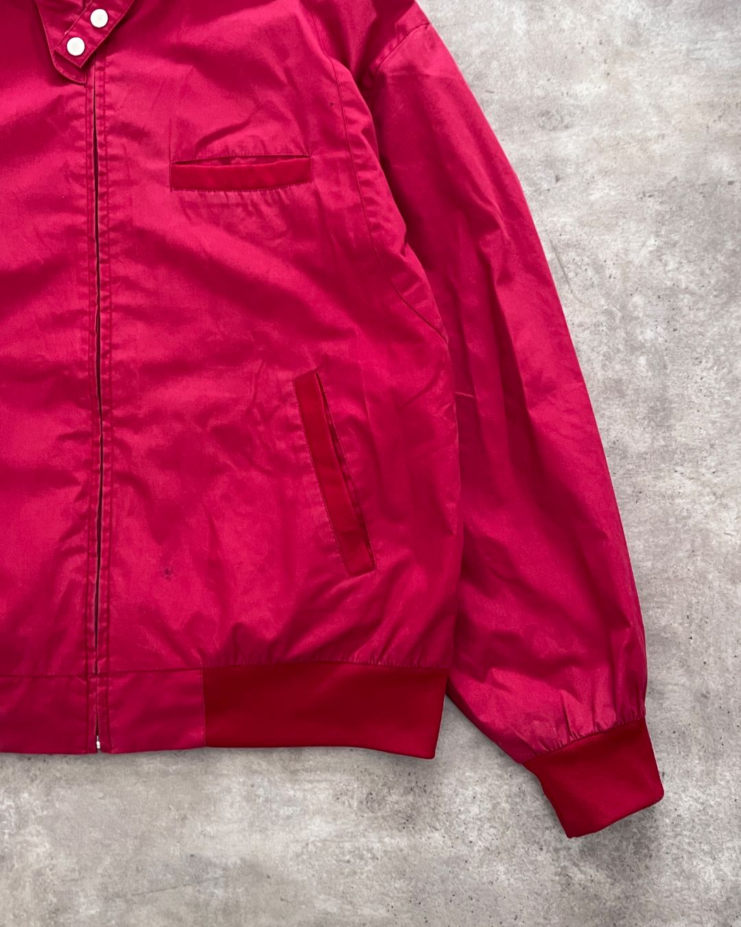 RED JACKET (L)