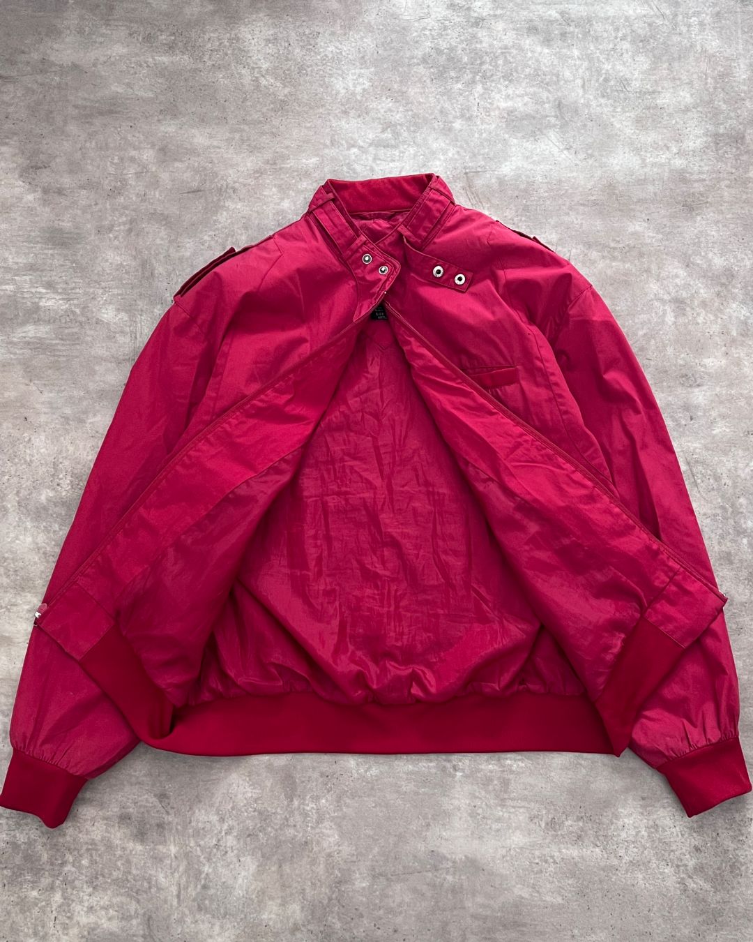 RED JACKET (L)