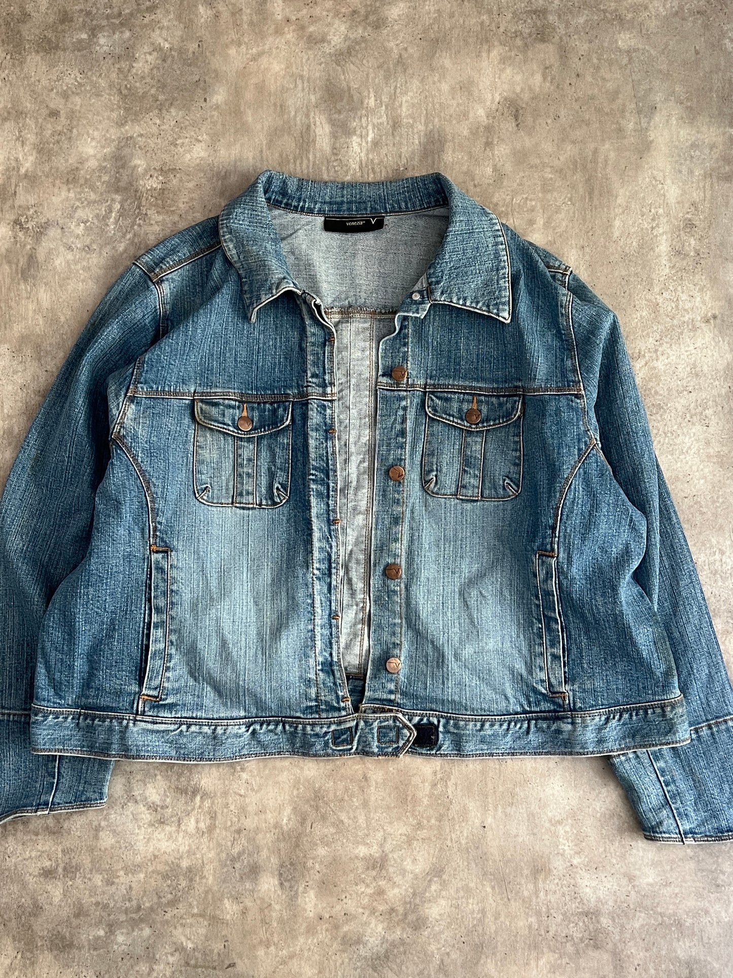 Boxy denim jacket (M)