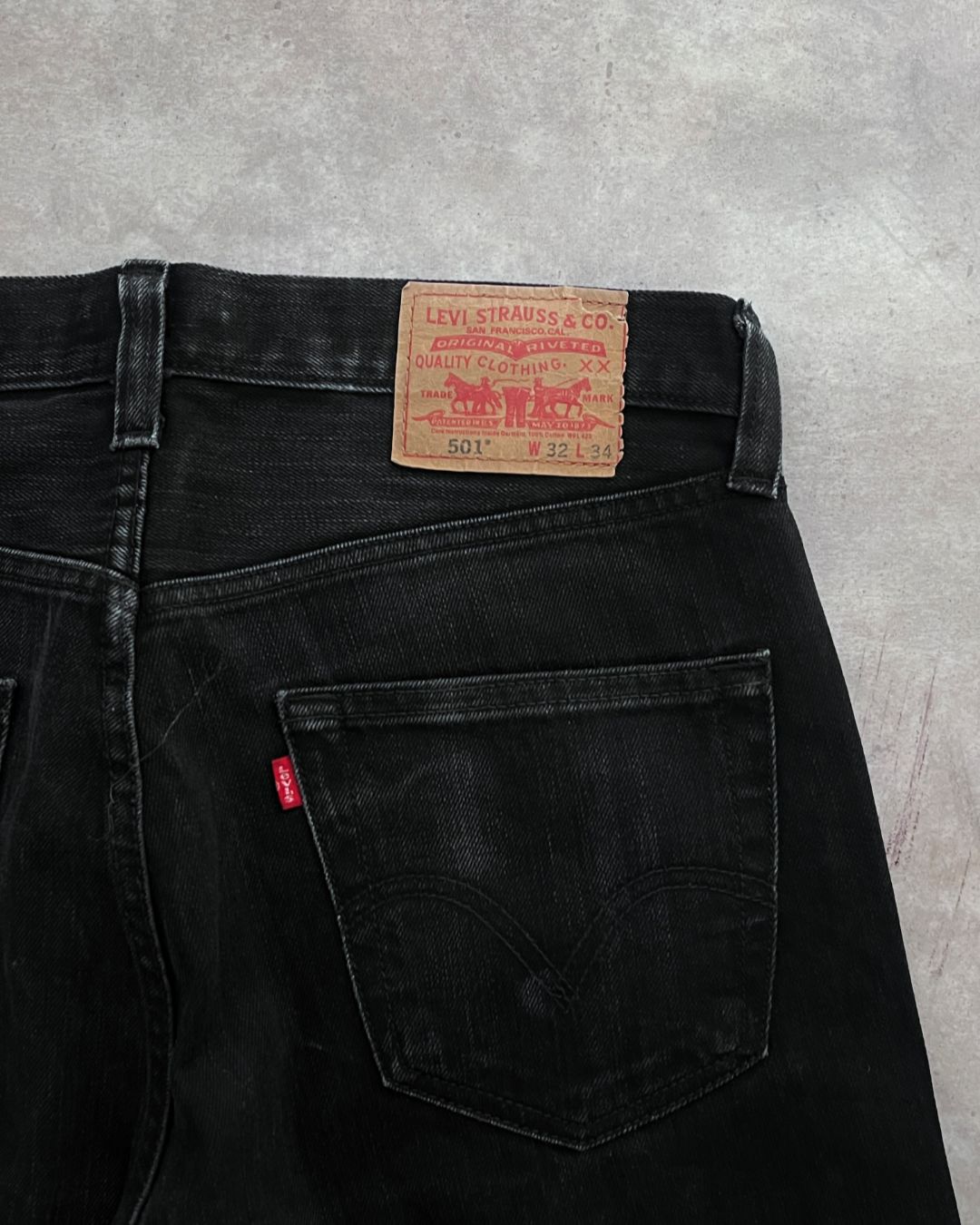 BLACK JEANS LEVIS 501 (32X34)